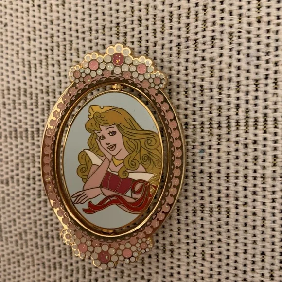 Disney Princess Aurora Frame Spinner Disney Shopping Pin Sleeping Beauty LE250 - Picture 4 of 11